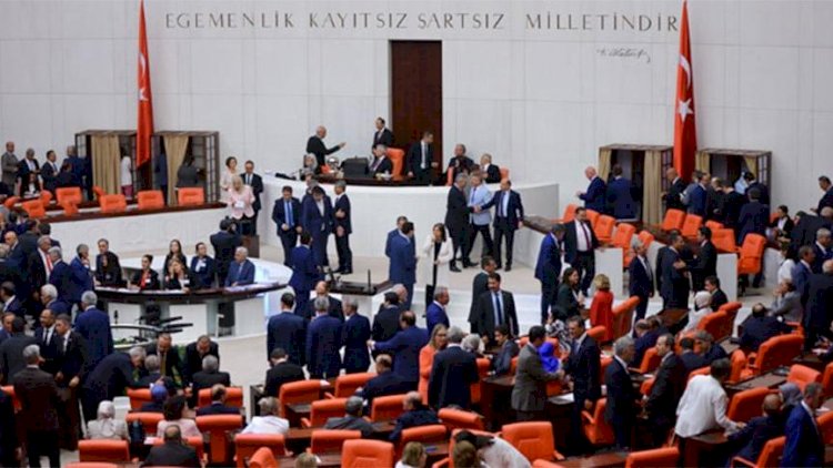 MHP ile İYİ Parti milletvekili arasında gergin anlar