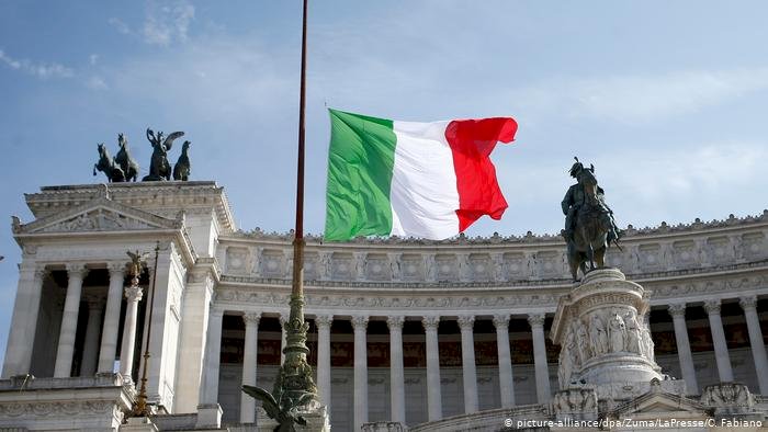 Salgın İtalya'da aşırı sağı güçlendirir mi?